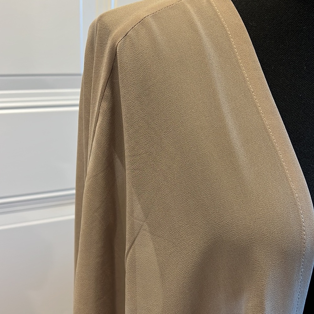 NWOT Marla Wynne Layers cover in Beige. 2x - Picture 6 of 10